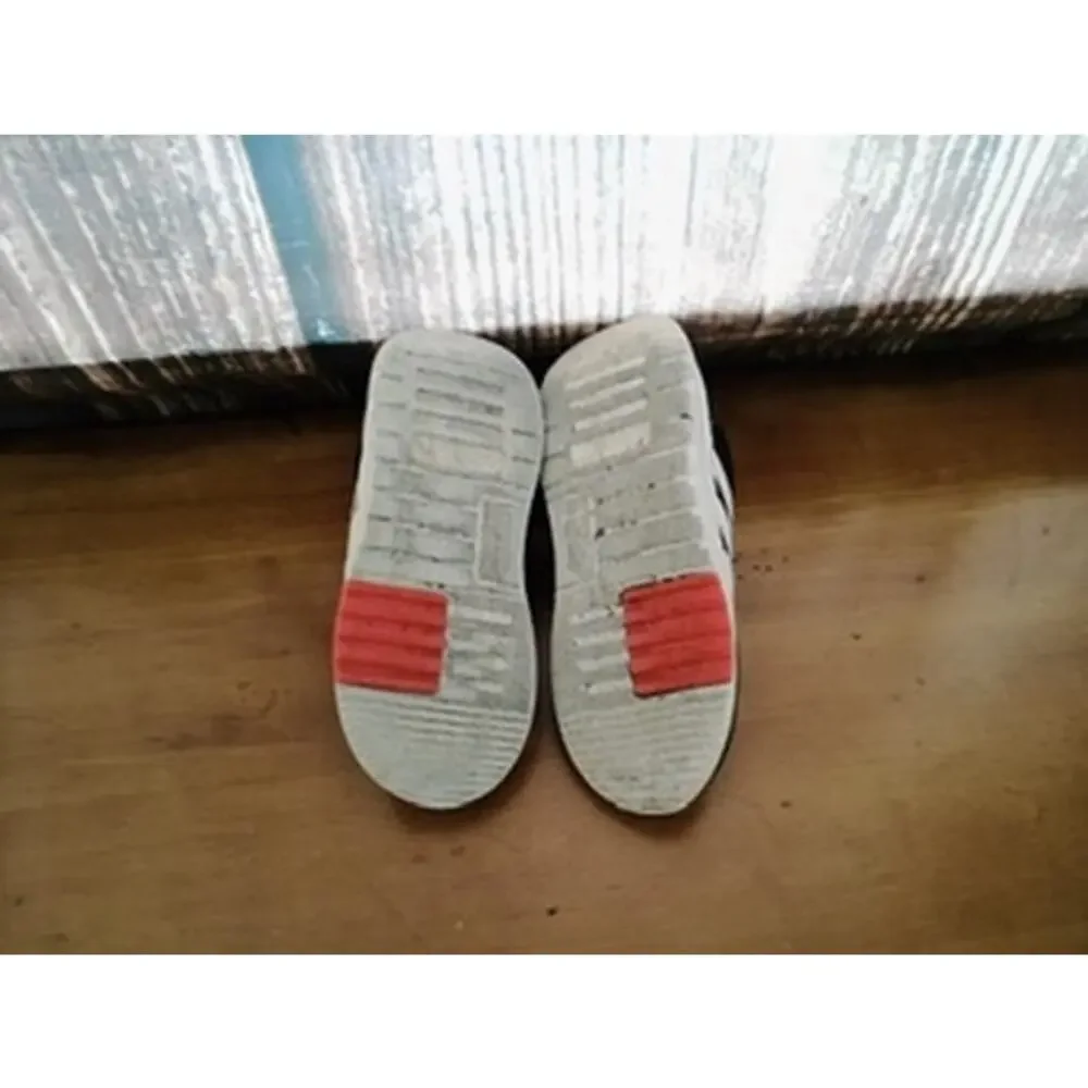 adidas Racer TR21 Cloudfoam‎ Black White Blue Heel Kids size 9